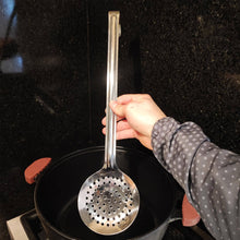 Carregar imagem no visualizador da galeria, Kit 12 Escumadeiras para Restaurantes Lancherias Aço Inox 43cm Fritura Pastel Cozinha Industrial