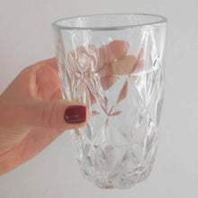 Carregar imagem no visualizador da galeria, Jogo 6 Copos Diamond Alto De Vidro 390ml Lyor Suco Água Refrigerante Diamante Transparente