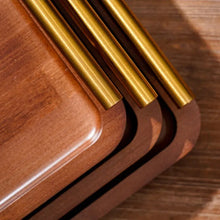 Carregar imagem no visualizador da galeria, Bandeja de Madeira Escura com Alça Dourada Casa Splendida