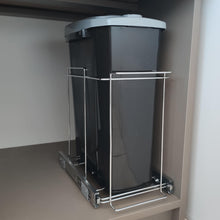 Carregar imagem no visualizador da galeria, Lixeira 15 Litros Aramado Deslizante Para Armário Cozinha