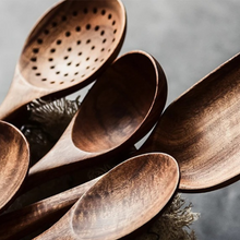 Carregar imagem no visualizador da galeria, Kit Utensílios de Cozinha em Madeira Teca 4 e 7 Peças