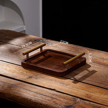 Carregar imagem no visualizador da galeria, Bandeja de Madeira Escura com Alça Dourada Casa Splendida