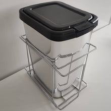 Carregar imagem no visualizador da galeria, Lixeira Para Cozinha Suprema Corrediça Deslizante Lateral 9 litros Cromado Dimec
