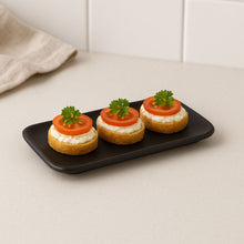 Carregar imagem no visualizador da galeria, Kit 24 Travessas Cerâmica 22x9cm Orgânico Preto Matte Buffet Restaurante Porto Brasil
