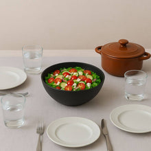 Carregar imagem no visualizador da galeria, Kit 25 Saladeiras Triangular Tigela 2,5L Cozinha Plástico Saladas Preta Essential Coza Restaurante
