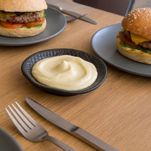 Carregar imagem no visualizador da galeria, Kit 24 Molheiras Cerâmica Preta Matte 11x2,2cm Porto Brasil Ramequins Médios Shoyu Molhos Sushi Restaurantes
