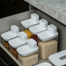 Carregar imagem no visualizador da galeria, Kit 3 Potes Herméticos Dispenser 2,3L Organizador de Cozinha Porta Mantimentos Plástico Ou
