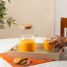 Carregar imagem no visualizador da galeria, Kit 4 Jarras 1,1L Vidro Borossilicato com Tampa Bambu Servir Drink Coquetéis Sucos
