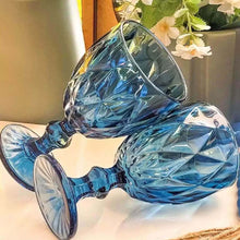 Carregar imagem no visualizador da galeria, Jogo 6 Taças Diamond Azul De Vidro 350ml Diamante Água Sucos Refrigerantes
