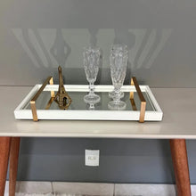 Carregar imagem no visualizador da galeria, Bandeja Off White Espelhada com Alças Casa Splendida
