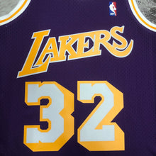 Carregar imagem no visualizador da galeria, Regata Los Angeles Lakers Mitchell &amp; Ness Away 84/85
