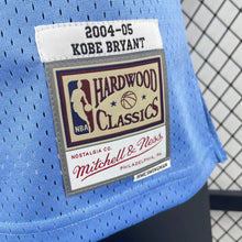 Carregar imagem no visualizador da galeria, Regata Los Angeles Lakers Mitchell &amp; Ness Alternative 04/05
