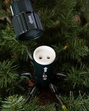 Carregar imagem no visualizador da galeria, Árvore de Natal Verde Tradicional com Galhos Articulados, Suporte Metálico e Micro LEDs Embutidos
