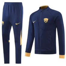Carregar imagem no visualizador da galeria, Agasalho de Viagem Pumas - Masculino - Azul

