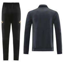 Carregar imagem no visualizador da galeria, Agasalho de Viagem Arsenal - Masculino - Preto
